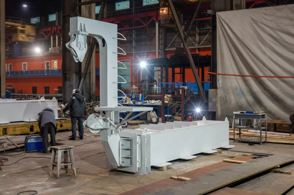 Production of a telescopic launch and recovery system (LARS) with an L-shaped frame