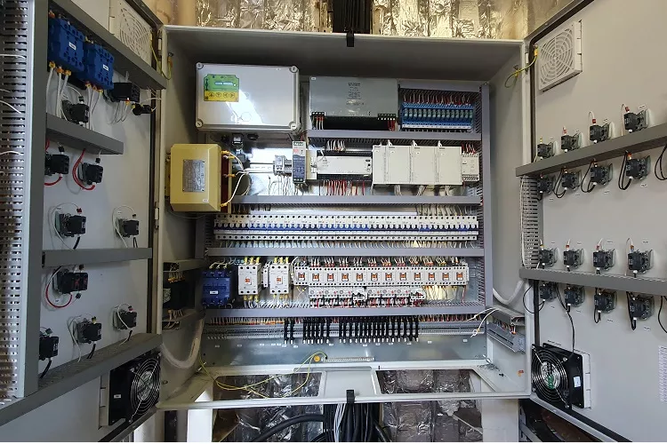 Control cabinet of the special marine overhead crane