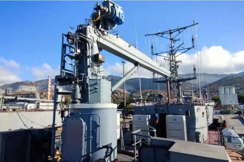 Electro-hydraulic Marine Crane with Single-Section Stiff Boom (GMK 27-9) SWL 3t Boom Outreach 9m