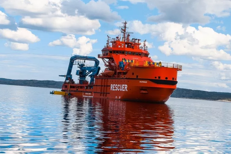 Ice-class multifunctional rescue vessel for EMERCOM