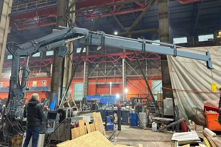 Maximum Outreach of the Telescopic Boom of the Electro-hydraulic Marine Knuckle Boom Crane